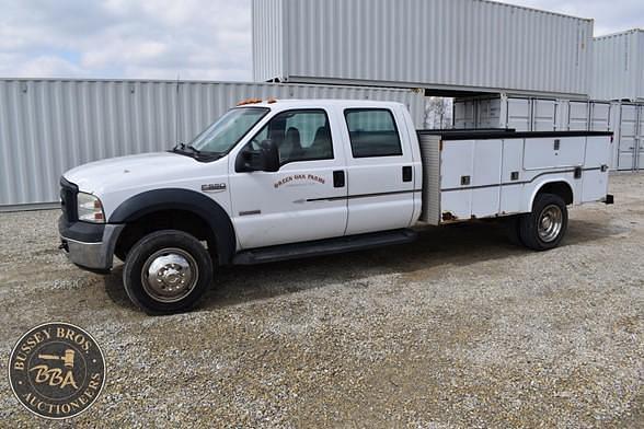Image of Ford F-550 equipment image 2