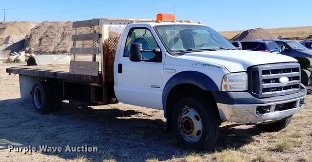 Image of Ford F-550 equipment image 2