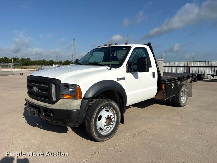 Image of Ford F-550 Primary image