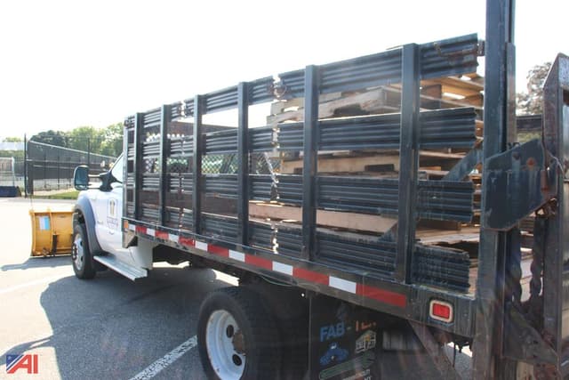 Image of Ford F-550 equipment image 1