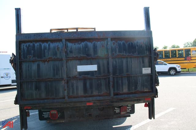 Image of Ford F-550 equipment image 2