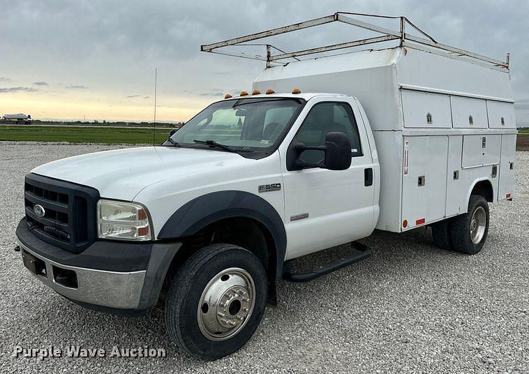 Image of Ford F-550 Primary image
