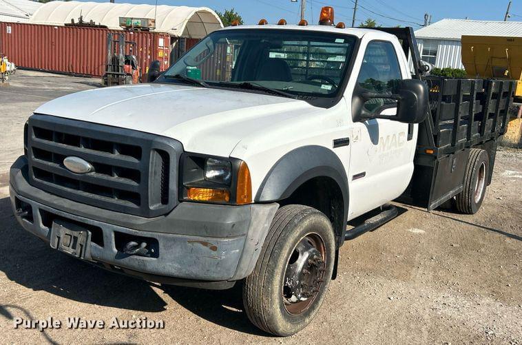 Image of Ford F-550 Primary image