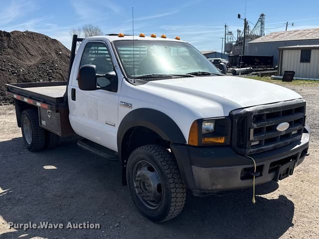 Image of Ford F-550 equipment image 2