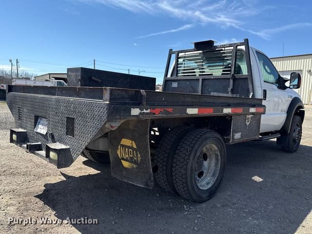 Image of Ford F-550 equipment image 4