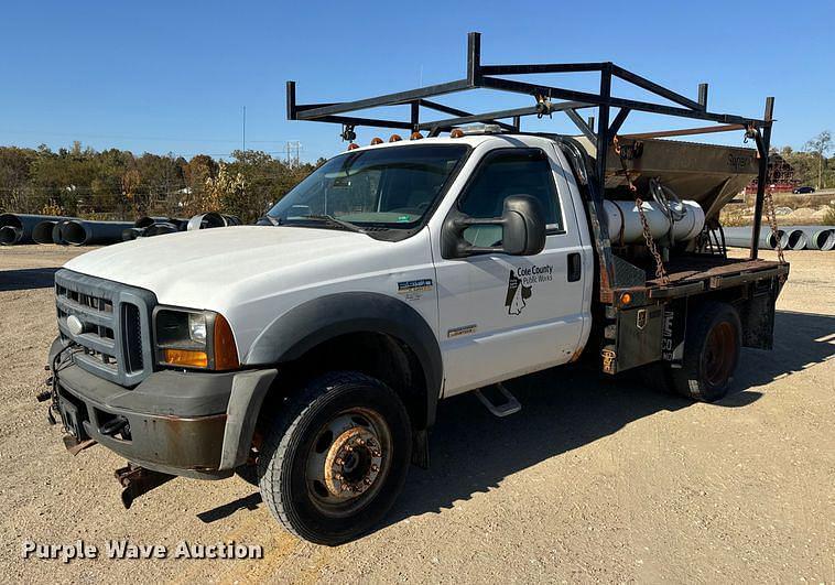 Image of Ford F-550 Primary image