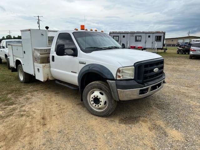 Image of Ford F-550 equipment image 1