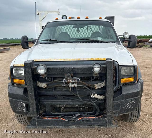 Image of Ford F-550 equipment image 1