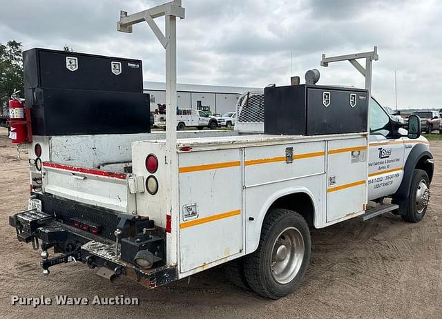 Image of Ford F-550 equipment image 4