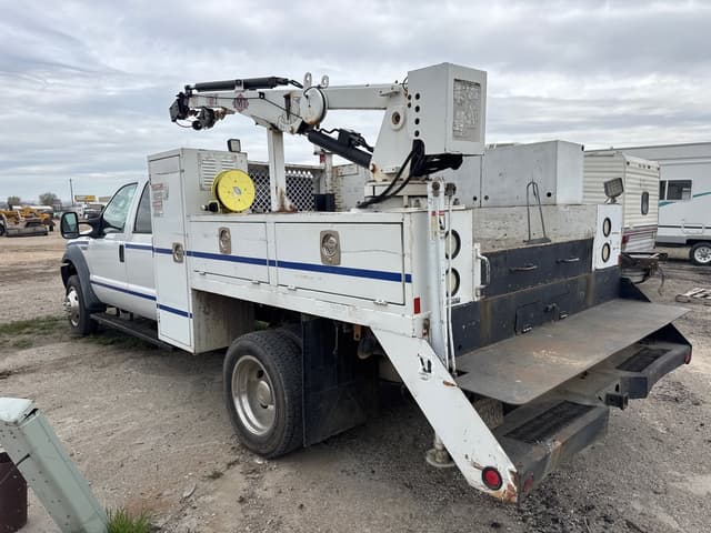 Image of Ford F-550 equipment image 3