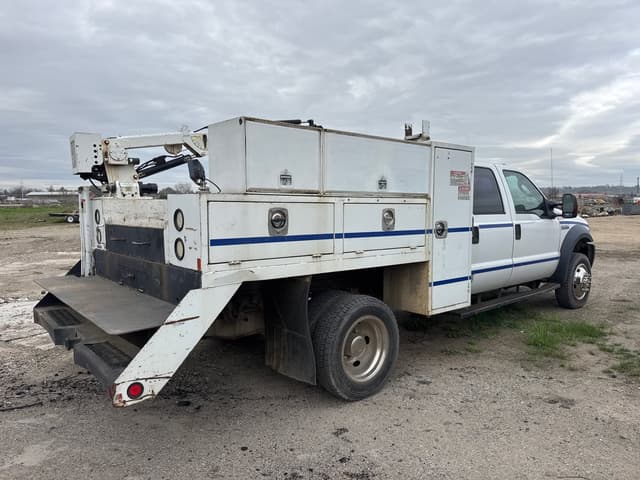 Image of Ford F-550 equipment image 2