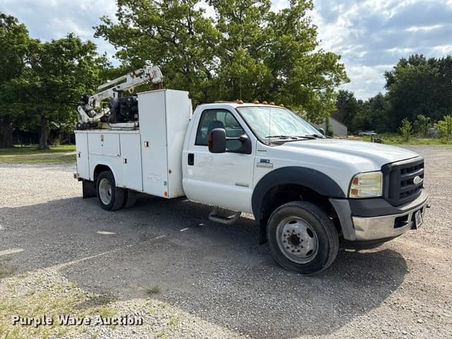 Image of Ford F-550 equipment image 2