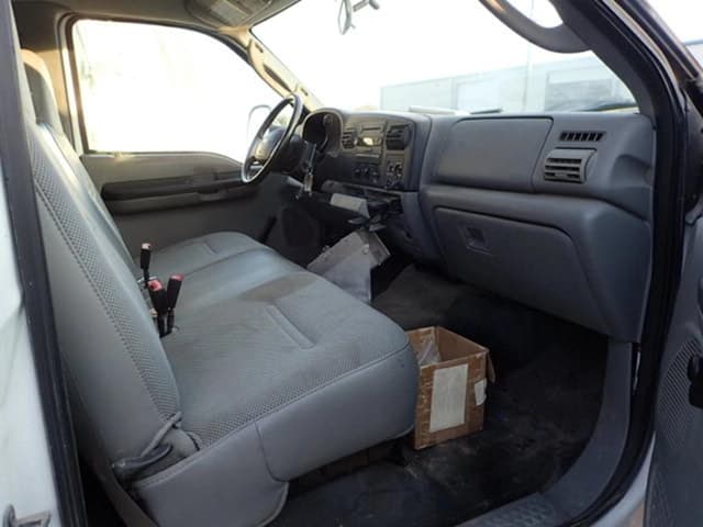 Image of Ford F-550 equipment image 4