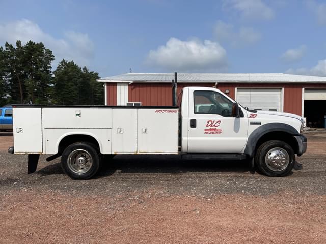 Image of Ford F-550 equipment image 2