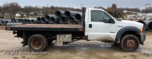 Image of Ford F-550 equipment image 3