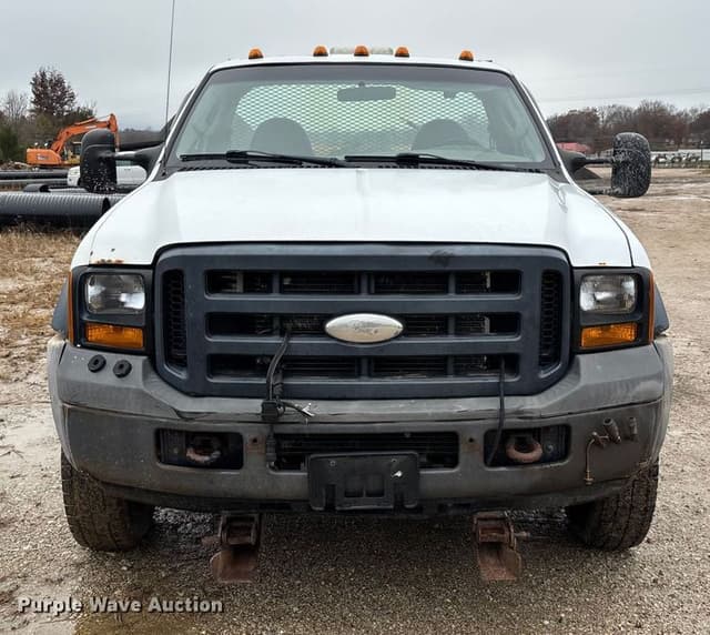 Image of Ford F-550 equipment image 1