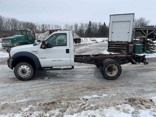 Image of Ford F-550 equipment image 1