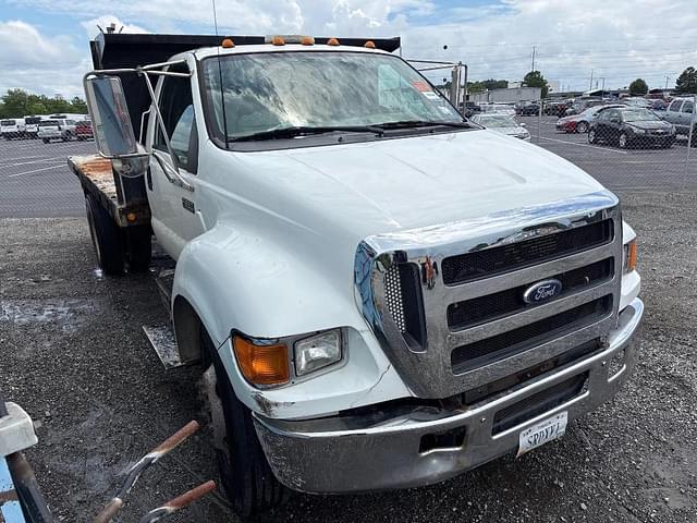 Image of Ford F-650 equipment image 3