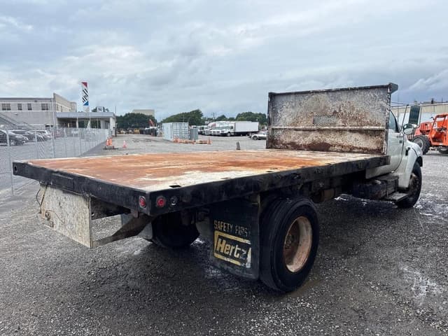 Image of Ford F-650 equipment image 4