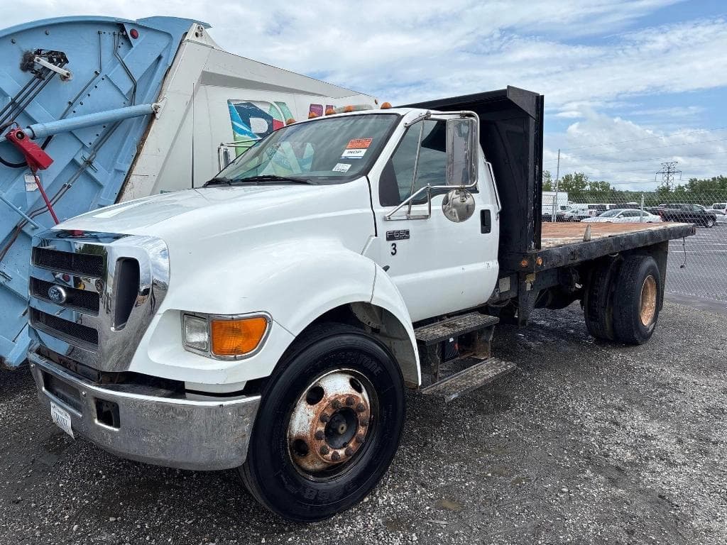 Image of Ford F-650 Primary image