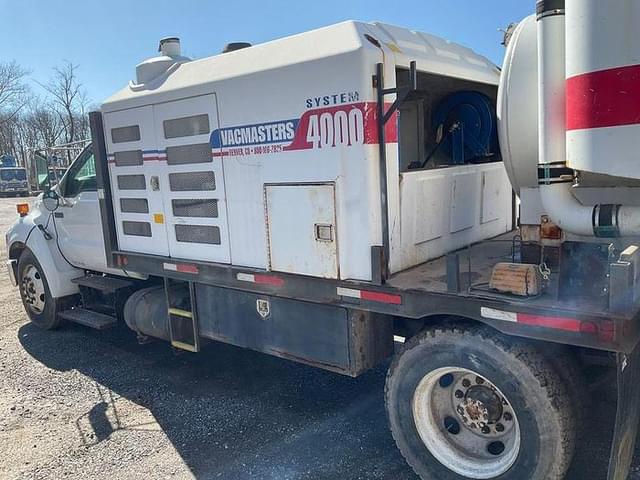 Image of Ford F-650 equipment image 2