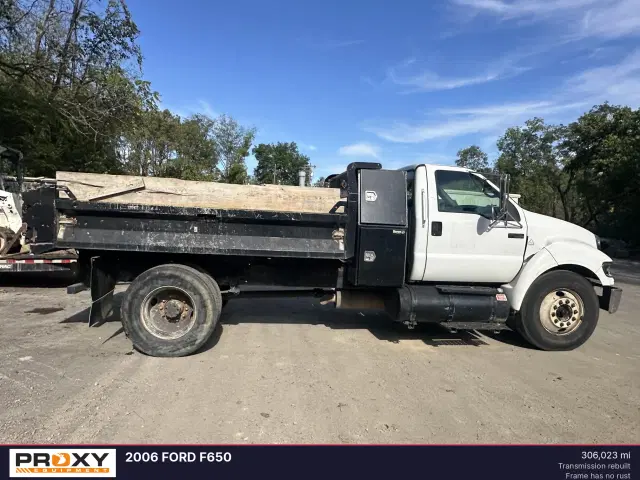 Image of Ford F-650 equipment image 1