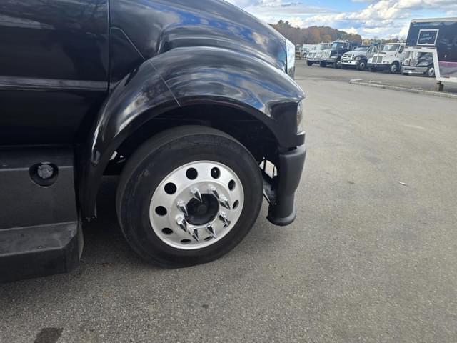 Image of Ford F-650 equipment image 4