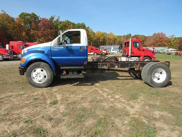 Image of Ford F-650 equipment image 2