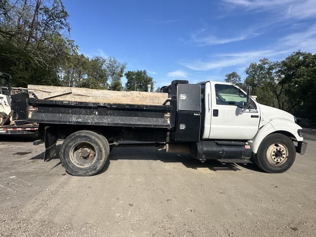 Image of Ford F-650 equipment image 1