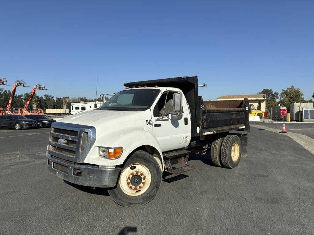 2006 Ford F-650 Equipment Image0