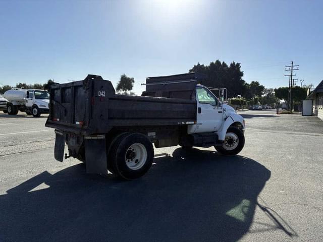 Image of Ford F-650 equipment image 2