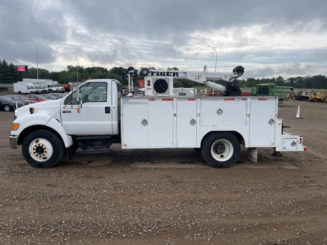 Image of Ford F-650 equipment image 1
