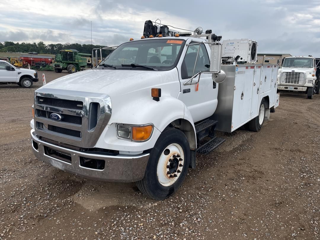 Image of Ford F-650 Primary image