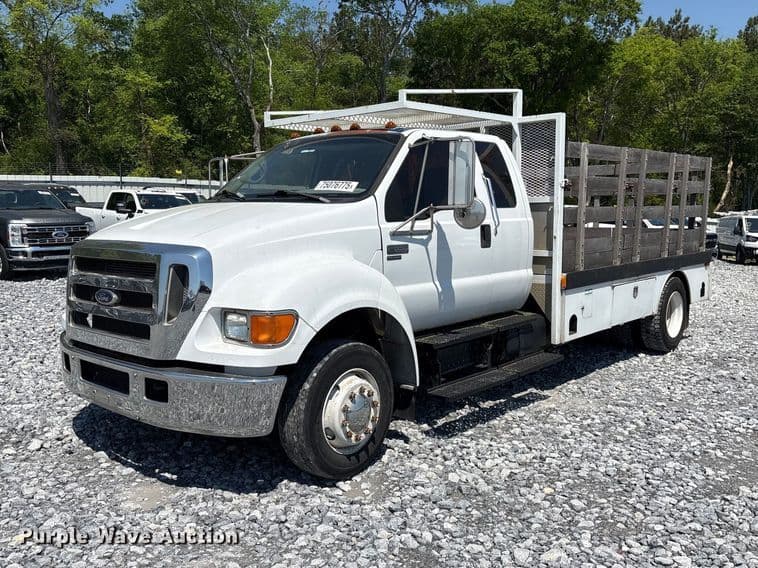 Image of Ford F-650 Primary image