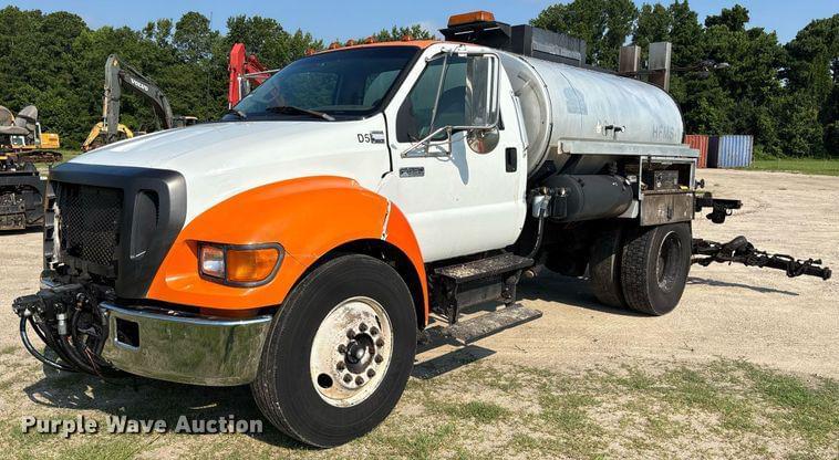 Image of Ford F-650 Primary image