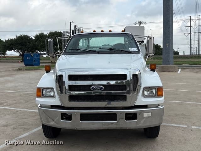 Image of Ford F-650 equipment image 1
