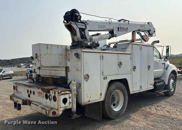 Image of Ford F-650 equipment image 4