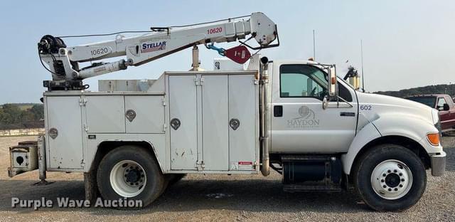 Image of Ford F-650 equipment image 3