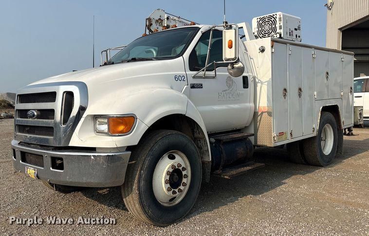 2006 Ford F-650 Equipment Image0