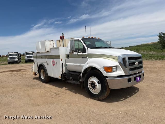 Image of Ford F-650 equipment image 2
