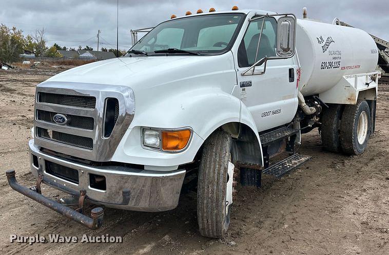 Image of Ford F-650 Primary image