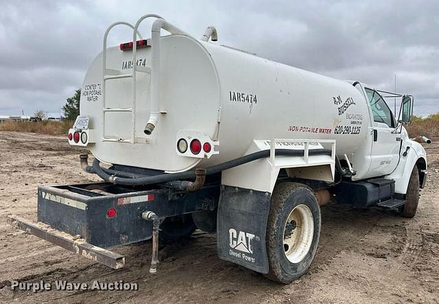 Image of Ford F-650 equipment image 4