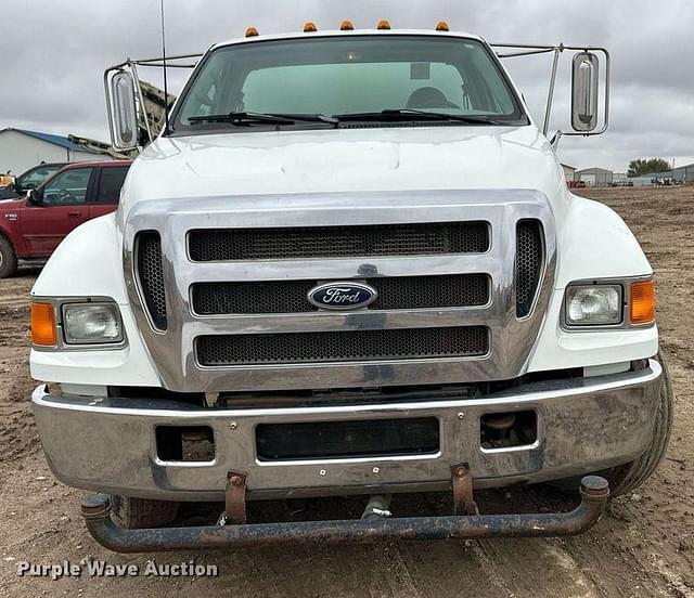 Image of Ford F-650 equipment image 1