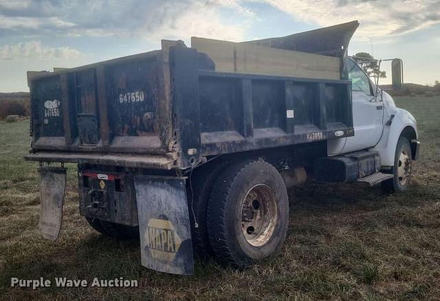 Image of Ford F-650 equipment image 4