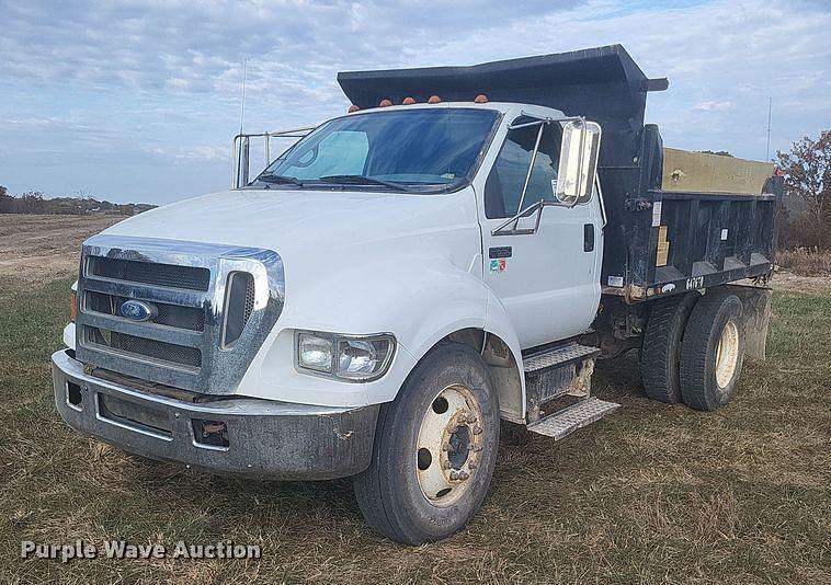 Image of Ford F-650 Primary image