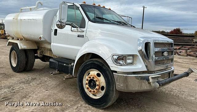 Image of Ford F-650 equipment image 2