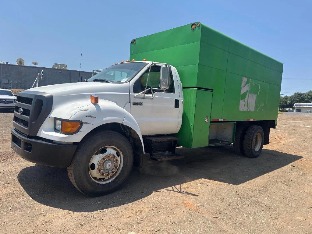 Image of Ford F-750 Primary image