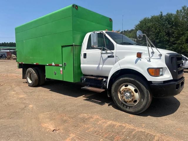 Image of Ford F-750 equipment image 1