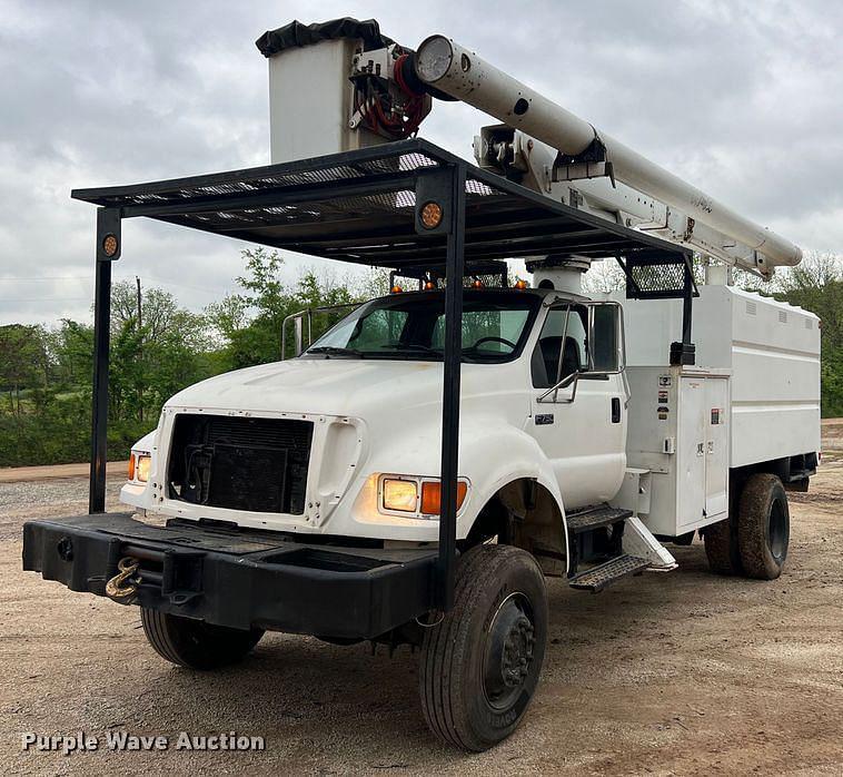 Image of Ford F-750 Primary image