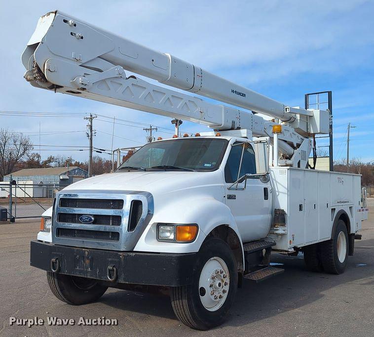 Image of Ford F-750 Primary image